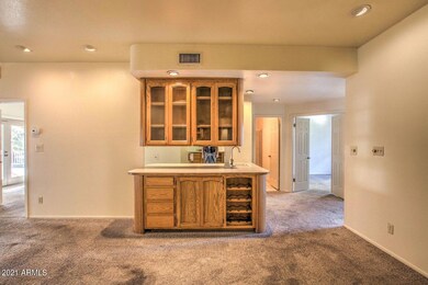 6 Wet Bar