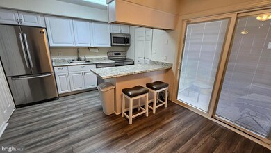 241 Candle Light Ln, Glen Burnie, MD 21061 - photo 3