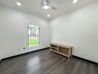 214 E 30th St, Houston, TX 77018 - photo 6