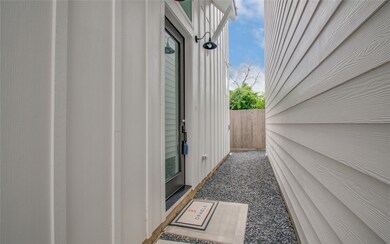 2628 W Tidwell Rd unit E, Houston, TX 77091 - photo 4