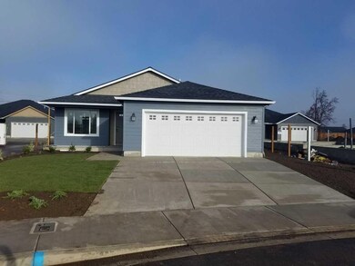 3847 Valley Meadows Dr, White City, OR 97503 - photo 2