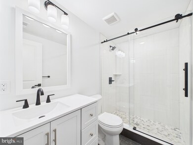 1326 S Grove St unit 1, Philadelphia, PA 19146 - photo 6