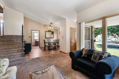 912 Westchester Blvd, Westchester, IL 60154 - photo 4