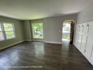 3112 Cedarbrook Ave, Lansing, MI 48910 - photo 2