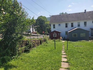 631 South St, Jim Thorpe, PA 18229 - photo 2