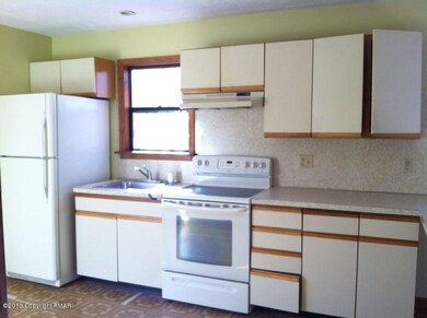 8210 Murray Ln, Tobyhanna, PA 18466 - photo 5