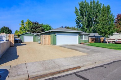 1255 Glengrove Ave, Central Point, OR 97502 - photo 3