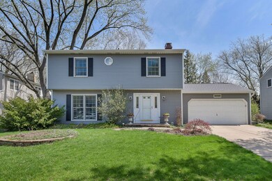 1608 Clyde Dr, Naperville, IL 60565 - photo 2