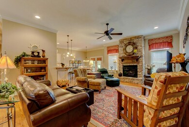1328 Eaglesgate-11