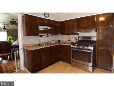 1455 Logan St, Reading, PA 19607 - photo 6