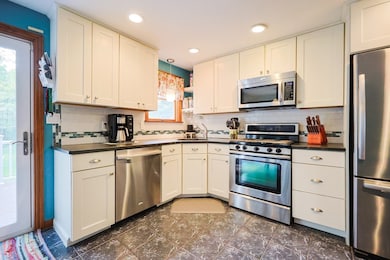 70 Plain St E, Berkley, MA 02779 - photo 3