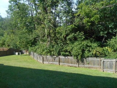 4514 Trickle Creek Ln, Columbus, OH 43228 - photo 4