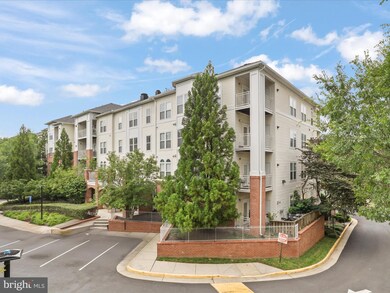 2921 Deer Hollow Way unit 310, Fairfax, VA 22031 - photo 3