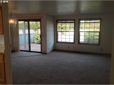 2707 Dayna Ln, Eugene, OR 97408 - photo 4