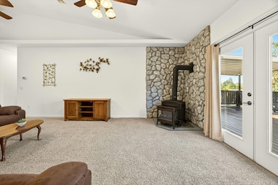 1022 SE Jerrine St, Grants Pass, OR 97527 - photo 6