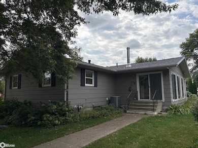 2001 22nd St, Emmetsburg, IA 50536 - photo 4