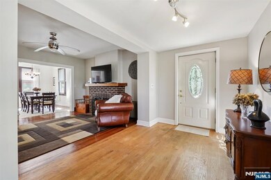 6 Swan Rd, Livingston, NJ 07039 - photo 3