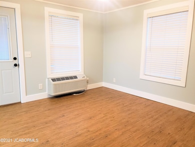 2-Living Room
