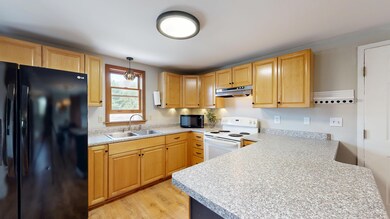 22 Poplar St, Old Orchard Beach, ME 04064 - photo 5