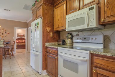 Kitchen (2)