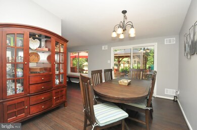 2523 Oakhampton Place, Herndon, VA 20171 - photo 6