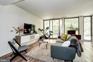 11539 Maple Ridge Rd, Reston, VA 20190 - photo 4