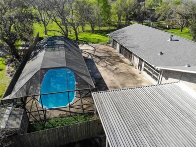 201 Red River Rd, Bay City, TX 77414 - photo 2