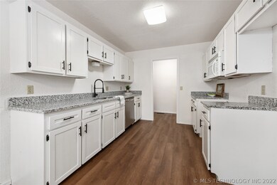 3004 S Oak Ave, Broken Arrow, OK 74012 - photo 4