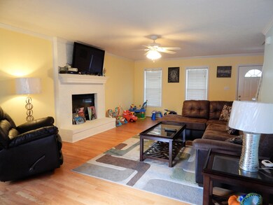 208 Lansing Ct, Jacksonville, NC 28540 - photo 2