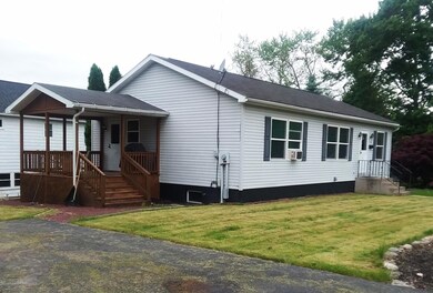 102 Hickory St, Archbald, PA 18403 - photo 2