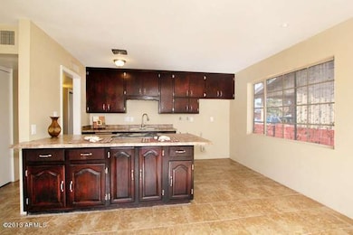 3545 W Citrus Phoenix AZ 85019-small-009