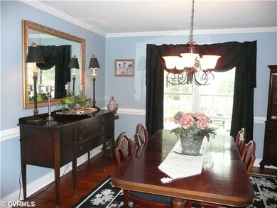 Dining Room - Formal Dining Room with Hardwood Flo