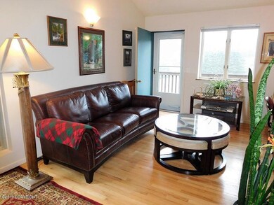 1711 Mission Rd Bonus Room