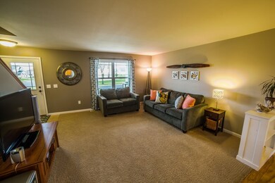 5198 Ninebark Dr, Fitchburg, WI 53711 - photo 4