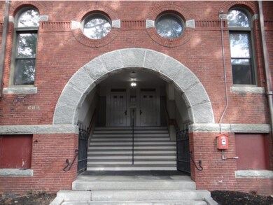 609 State St unit 5, Portsmouth, NH 03801 - photo 3