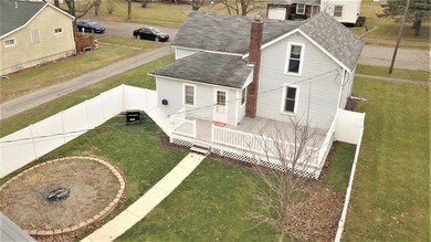 629 Douglas St, Auburn, IN 46706 - photo 4