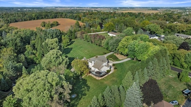 N5463 Stone Hedge Ln, Fredonia, WI 53021 - photo 2