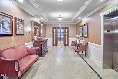 2 - Lobby