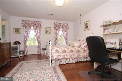 1290 Difficult Run Ct, Vienna, VA 22182 - photo 3