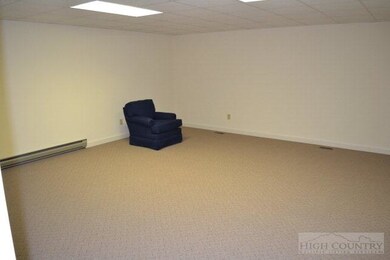 Dbl walk-in closet