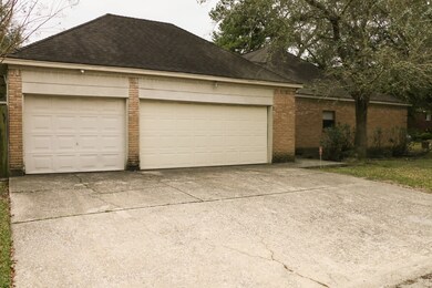 7226 Birchtree Forest Dr, Houston, TX 77088 - photo 3