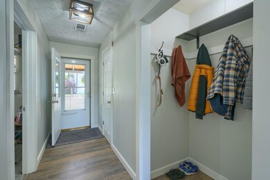 Foyer/Cubbies