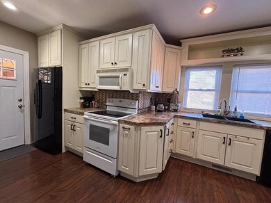 316 W 5th St, Larned, KS 67550 - photo 2