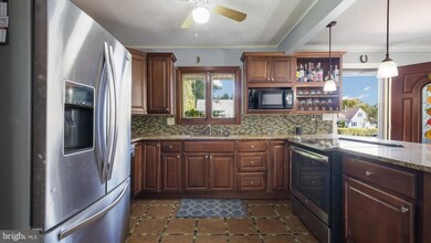 29 Redbrook Ln, Levittown, PA 19055 - photo 5