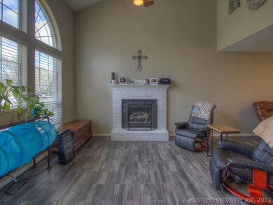 2517 W Fulton St, Broken Arrow, OK 74012 - photo 4