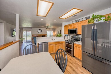 041__zuw4957_8_9_642