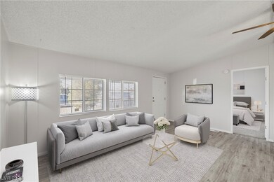 17x11 living room , laninate plank flooring, new mini -blinds
DIGITALLY STAGED