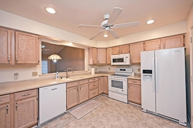 8119 Witts Meadow Ln, Cincinnati, OH 45255 - photo 7