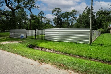 9305 Sherbourne St, Houston, TX 77016 - photo 4