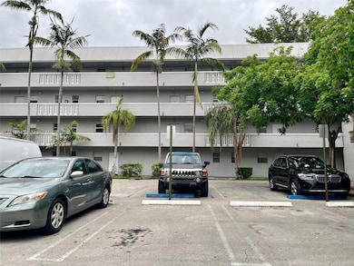 Village Homes and Condos unit 349, Palmetto Bay, FL 33157 - photo 2